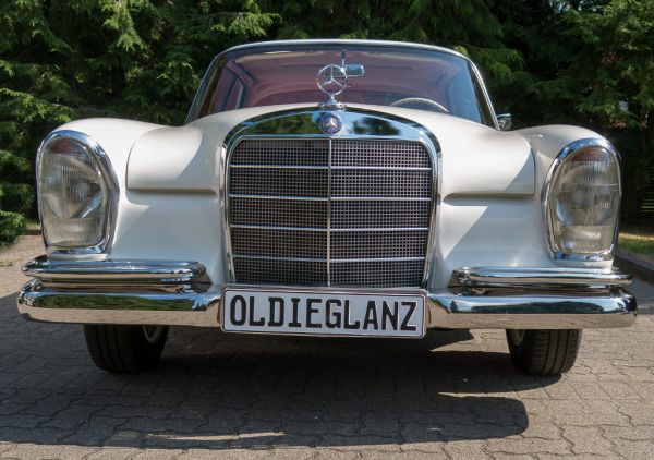 W111 Coupe Mercedes